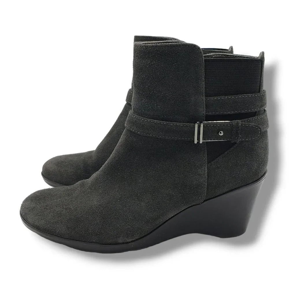 Blondo Lacey Wedge Bootie Womens‎ 7.5 Gray Waterproof Suede B5213-3